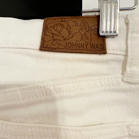 Johnny Was Pashmina White Eyelet Crop Baby Boot High Rise Hippie Jeans Sz 26 - Picture 9 of 11